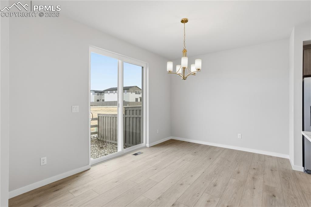 Image 28 of 33: Dining Room