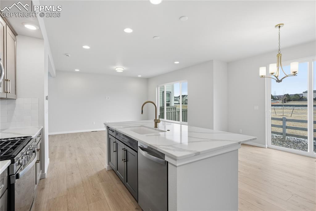 Image 31 of 33: Kitchen