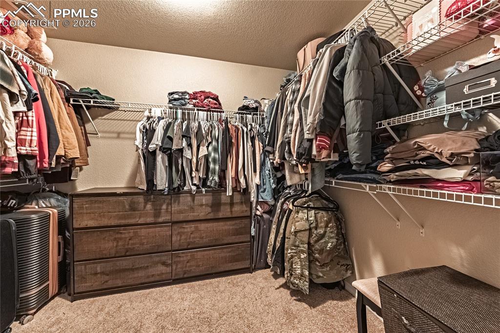 Image 30 of 36: Closet