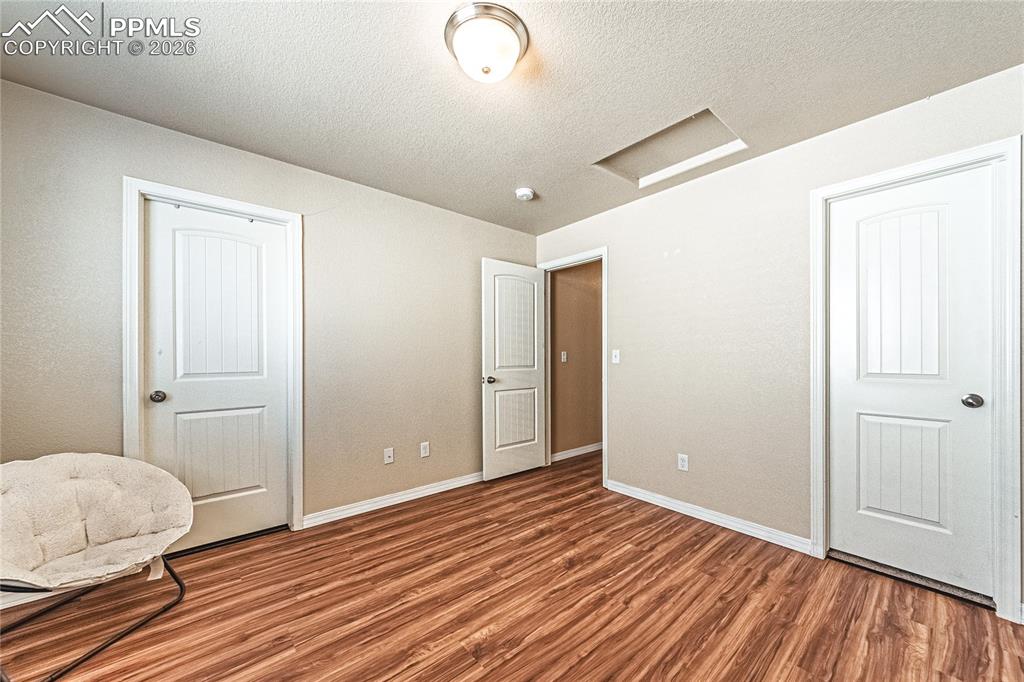 Image 32 of 36: Bedroom