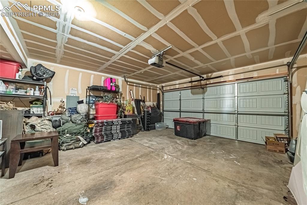 Image 36 of 36: Garage