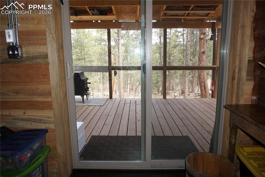 Image 16 of 45: Dining Area