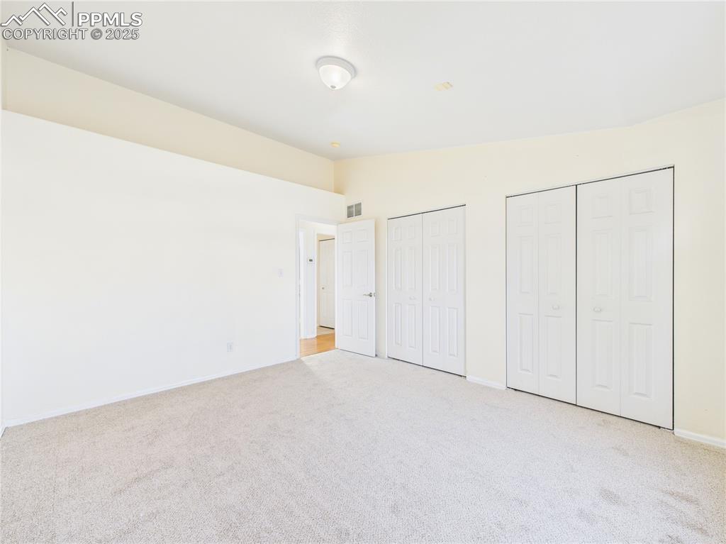 Image 20 of 40: Bedroom