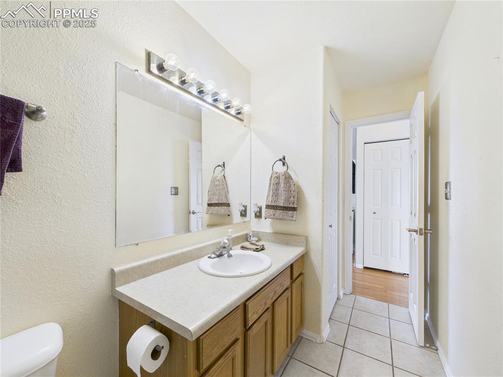 Image 22 of 40: Bathroom