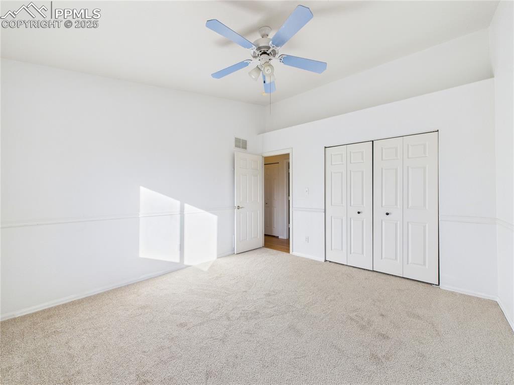 Image 24 of 40: Bedroom