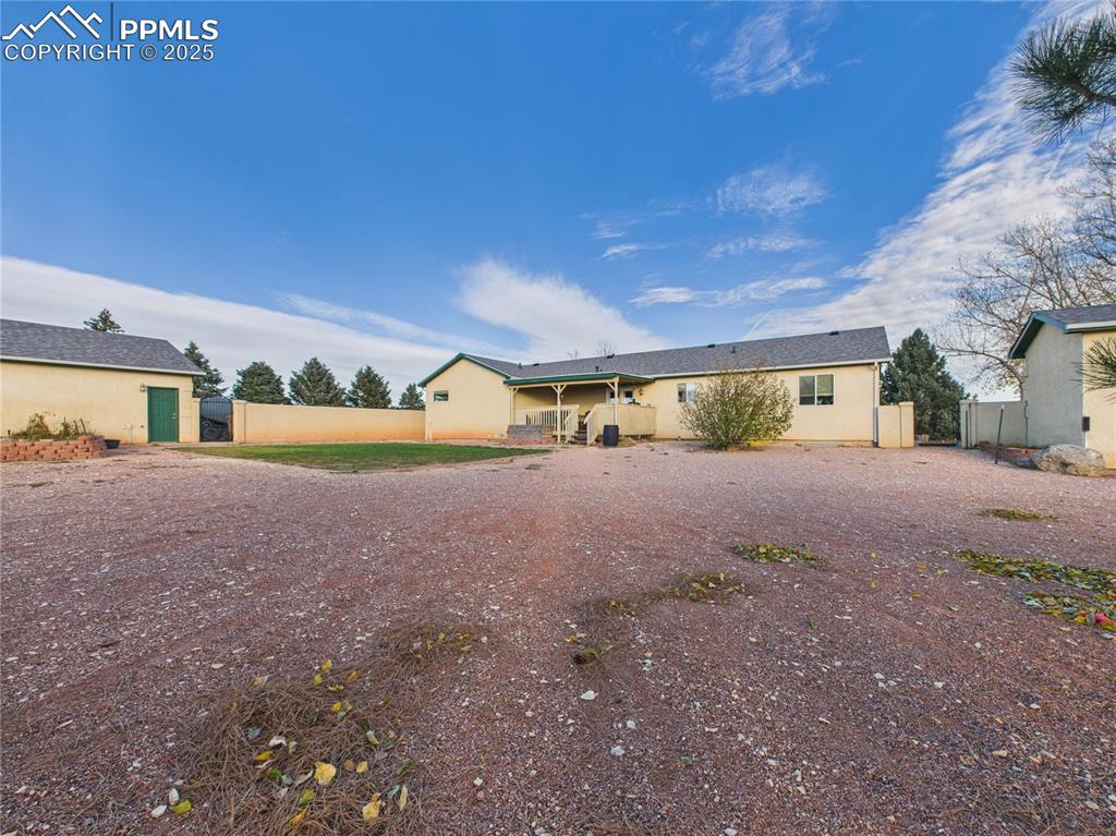 Image 39 of 40: Back of Structure