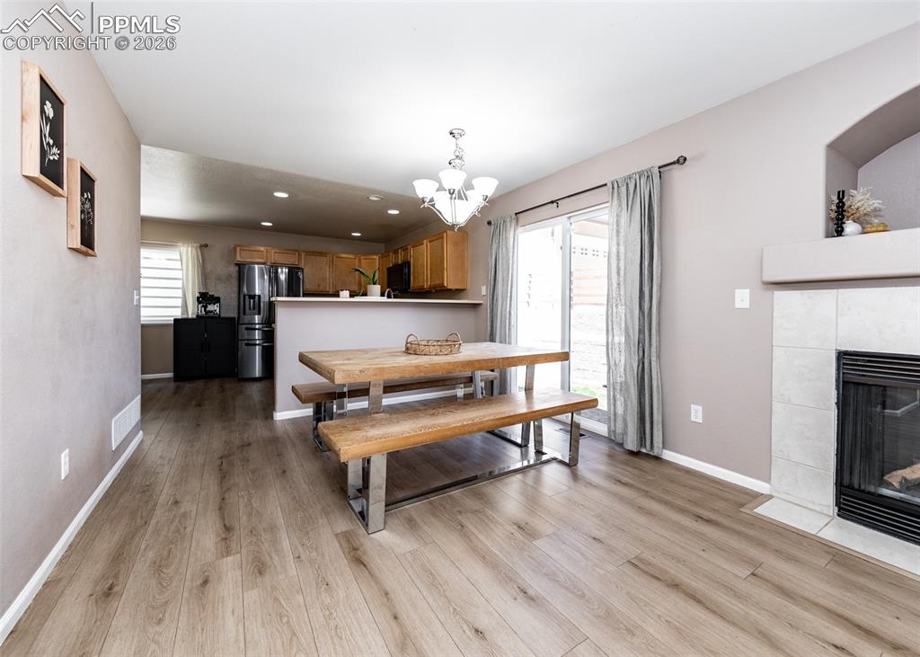 Image 12 of 40: Dining Area