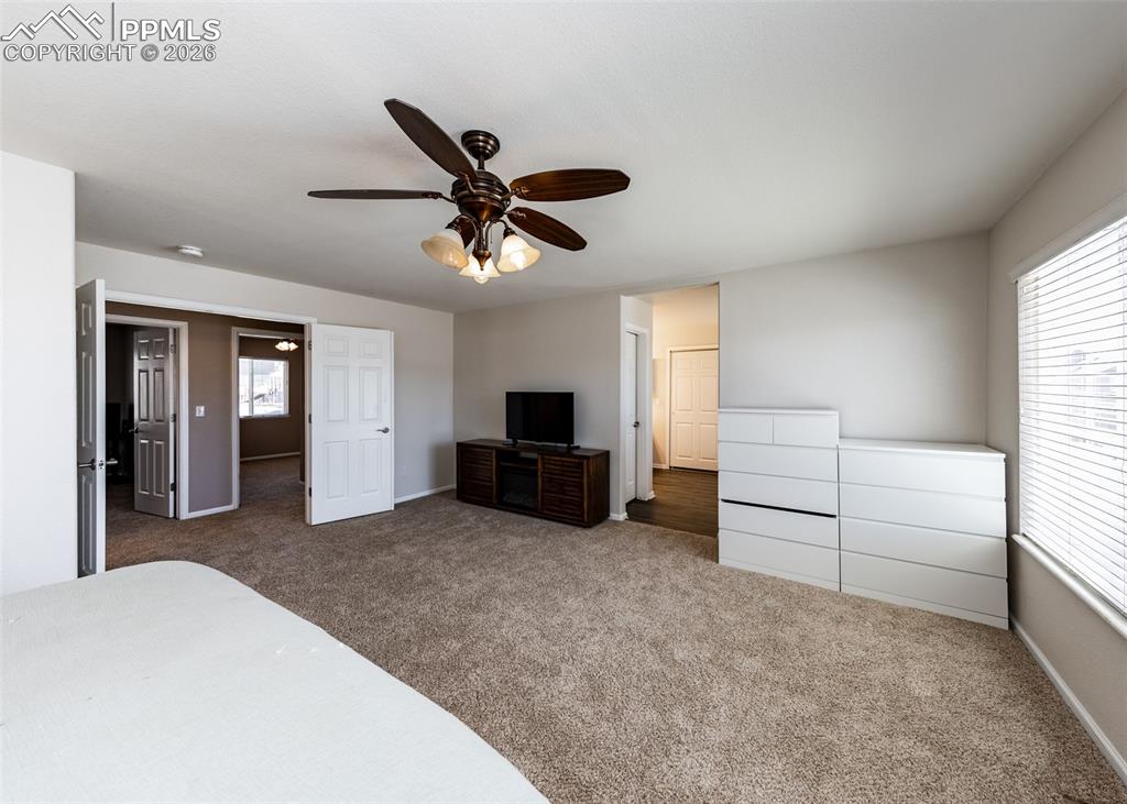 Image 23 of 40: Bedroom