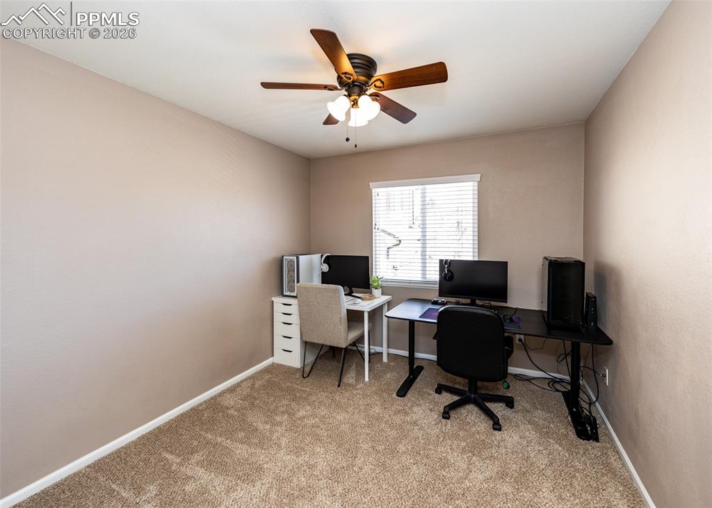 Image 29 of 40: Office