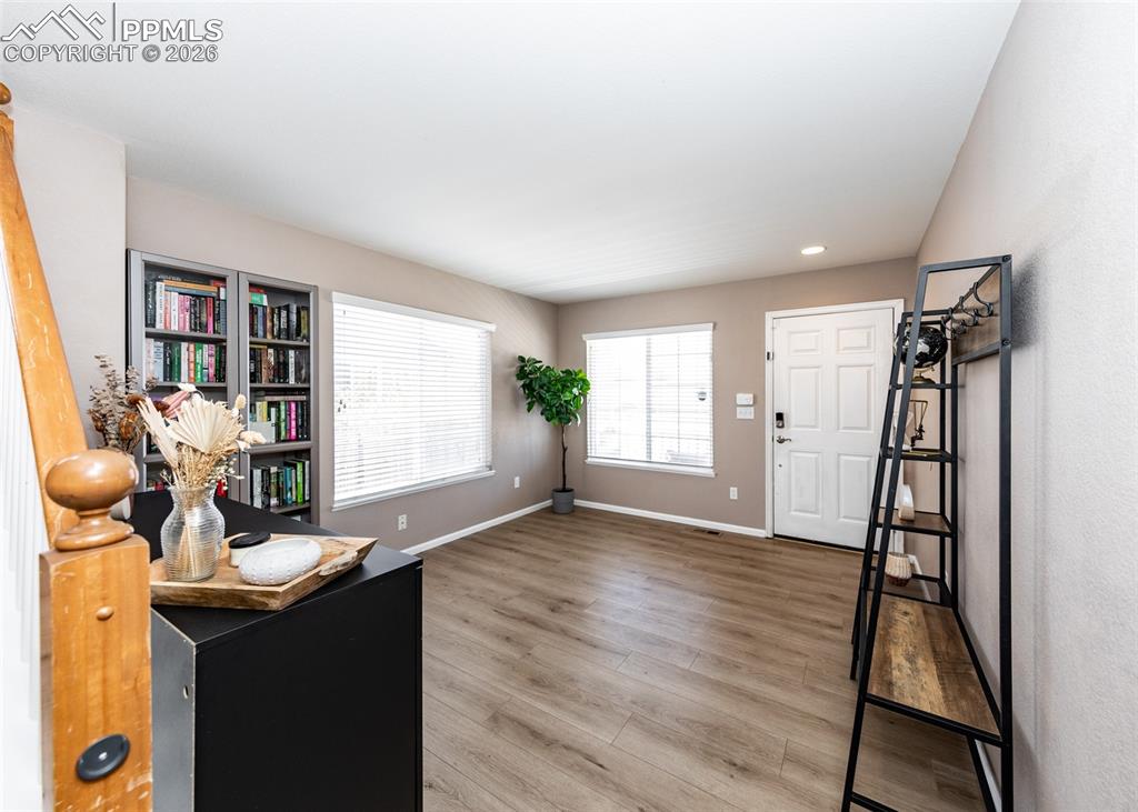 Image 5 of 40: Entry