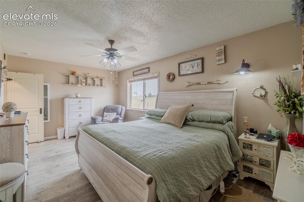 Image 18 of 46: Bedroom