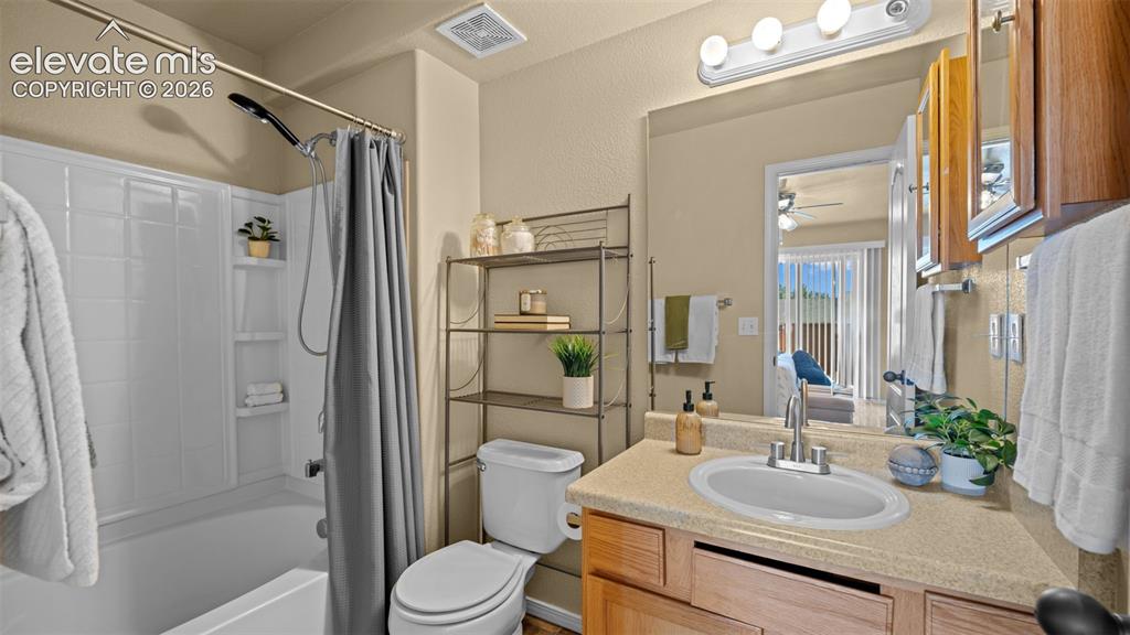 Image 17 of 25: Master Bathroom