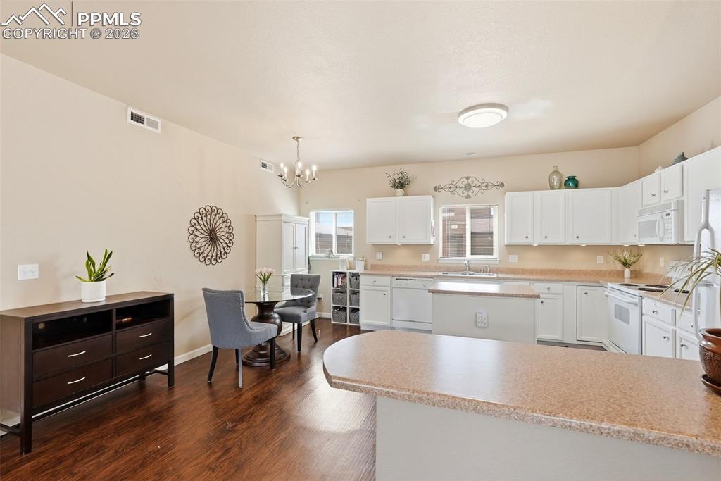 Image 12 of 41: Kitchen