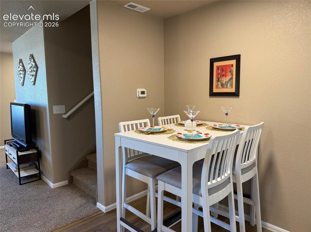 Image 13 of 28: Dining Area