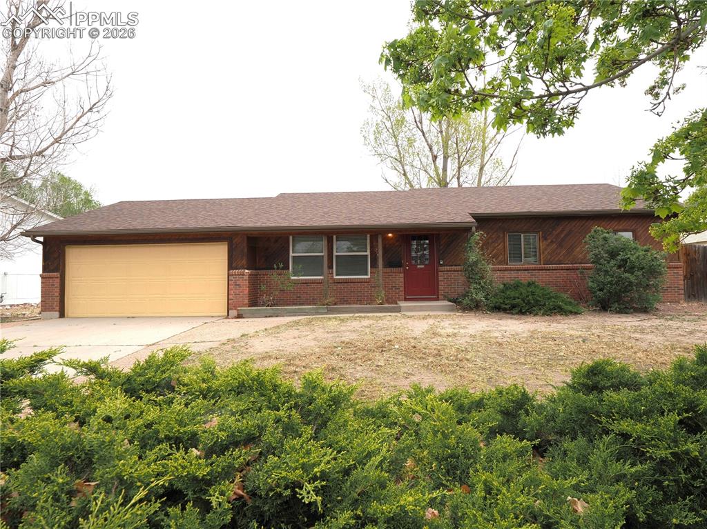 Image 2 of 31: Front of Structure