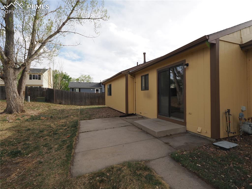 Image 25 of 31: Back of Structure