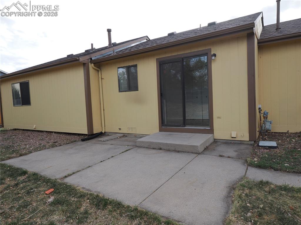 Image 26 of 31: Back of Structure