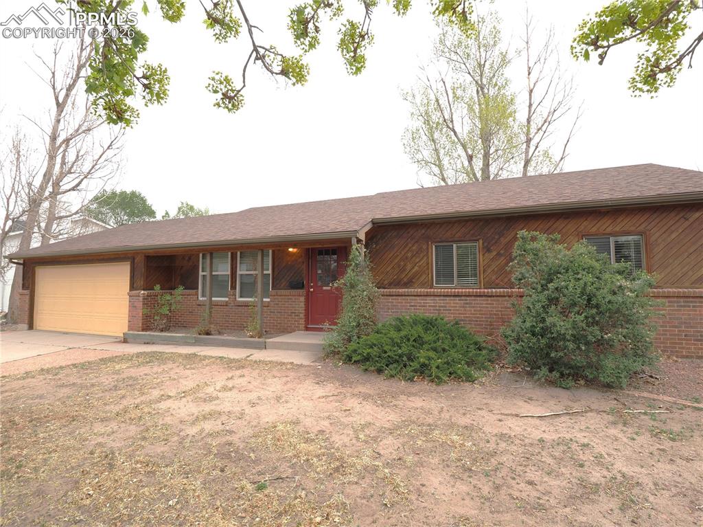 Image 30 of 31: Front of Structure