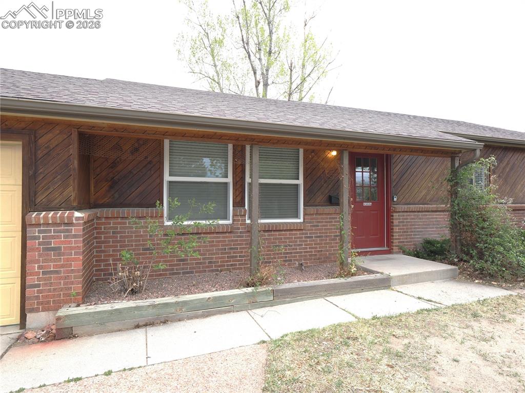 Image 4 of 31: Front of Structure