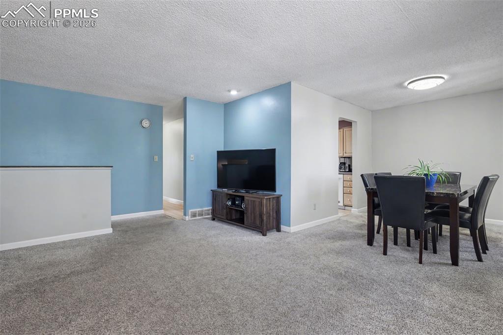 Image 10 of 33: Dining Area