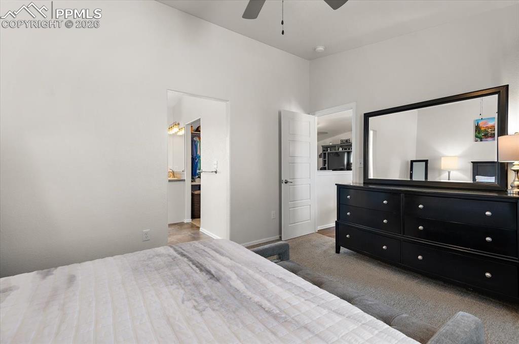 Image 19 of 36: Bedroom