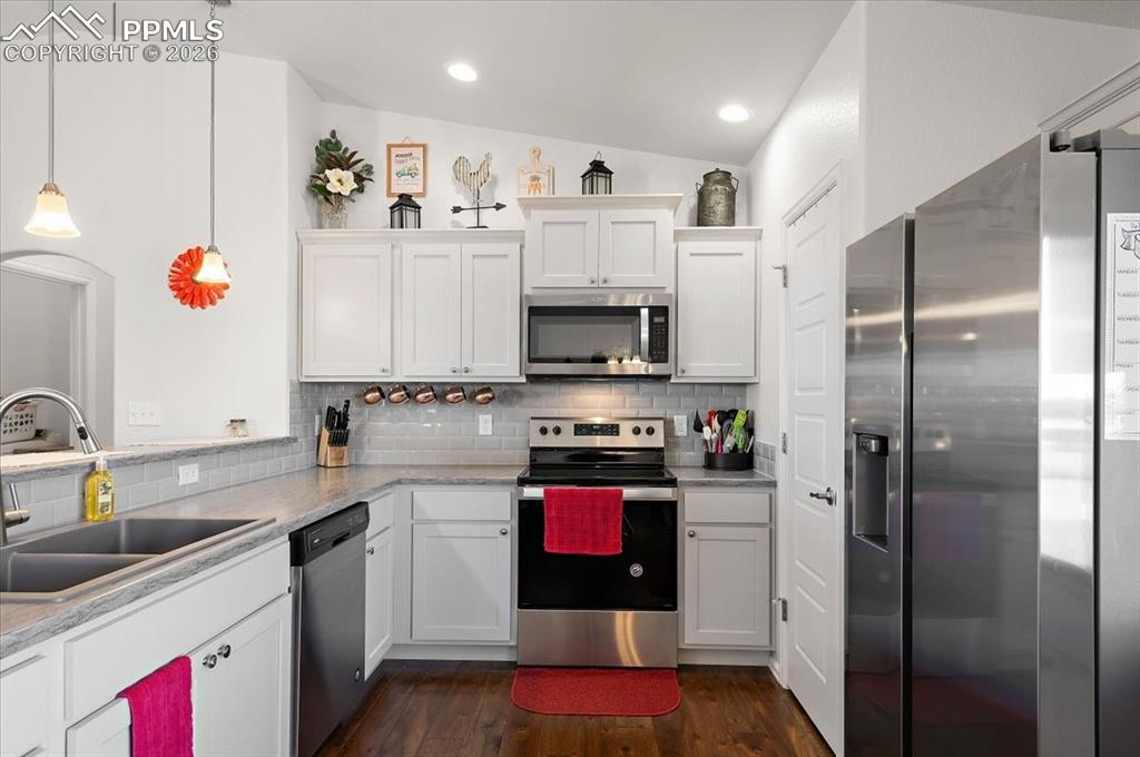 Image 5 of 36: Kitchen