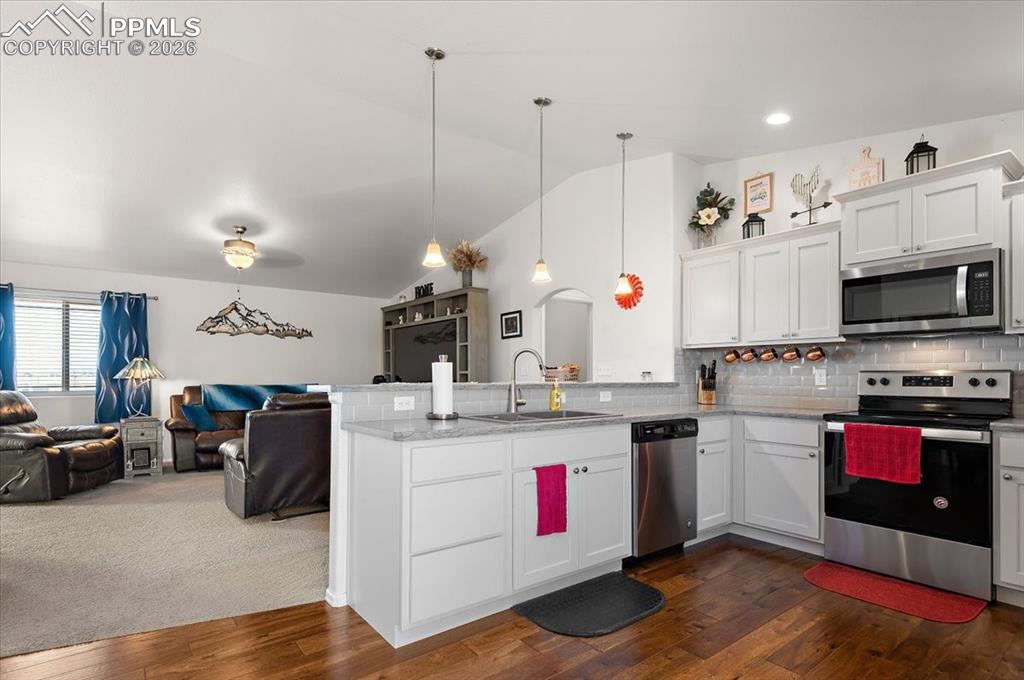 Image 6 of 36: Kitchen