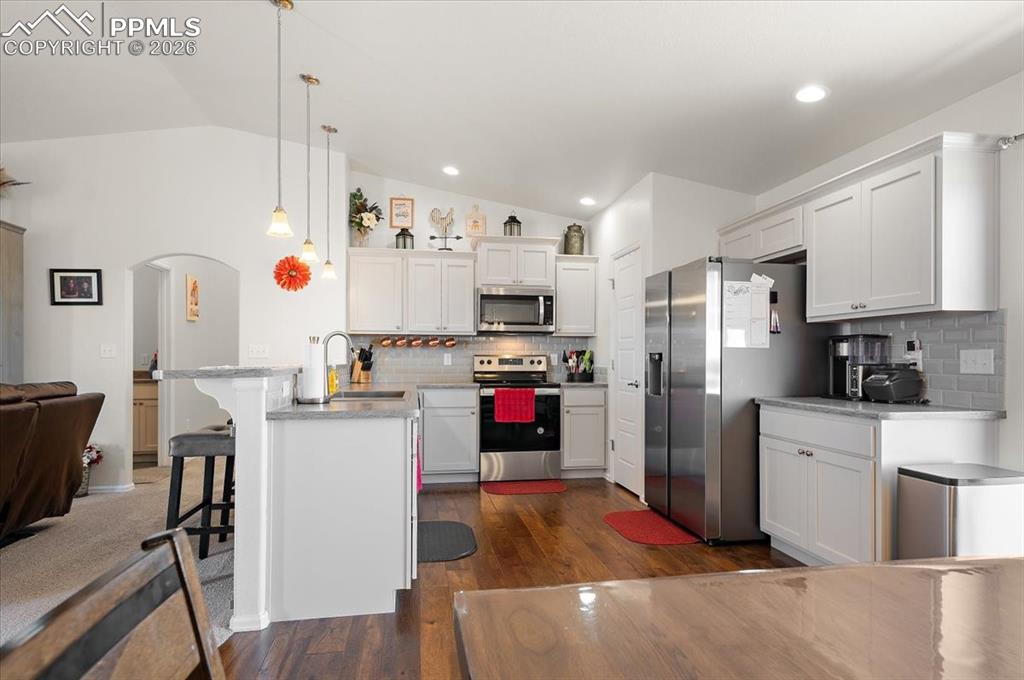 Image 7 of 36: Kitchen