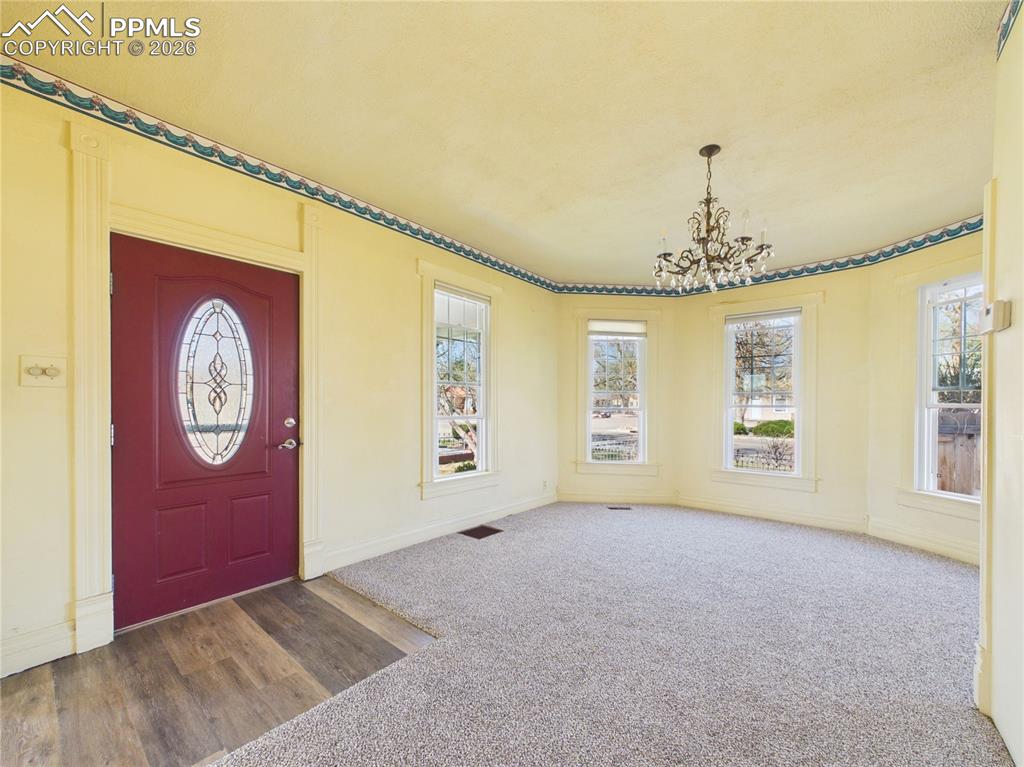 Image 6 of 42: Entry