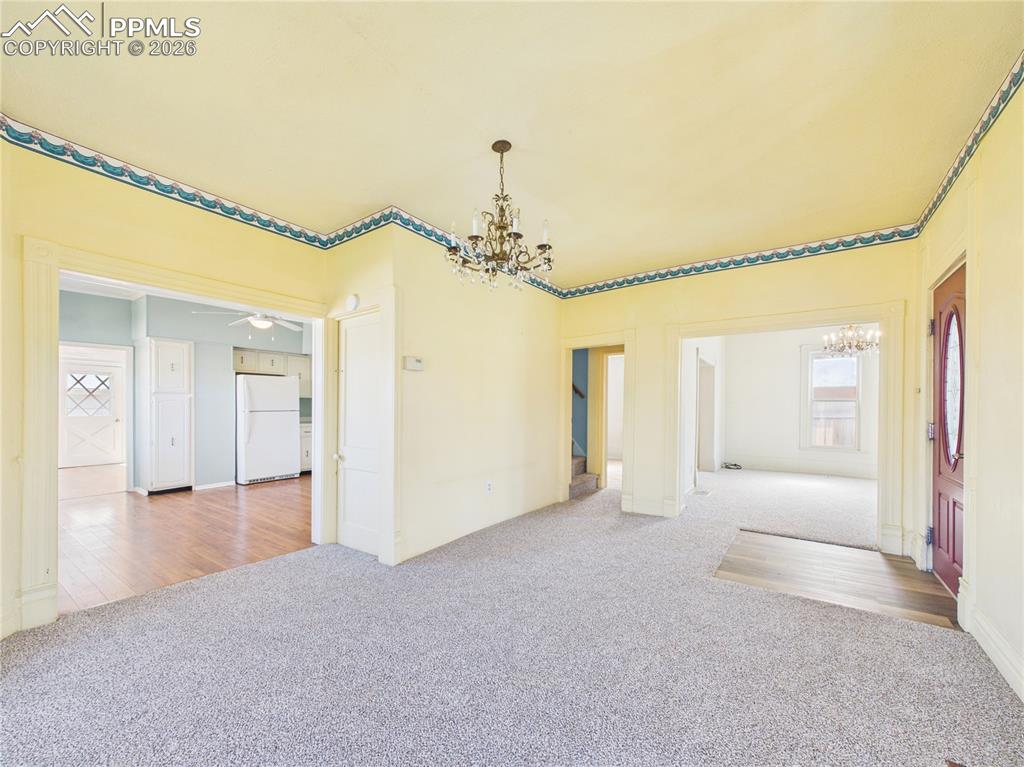 Image 9 of 42: Dining Area