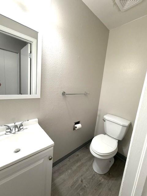 Image 10 of 22: Bathroom