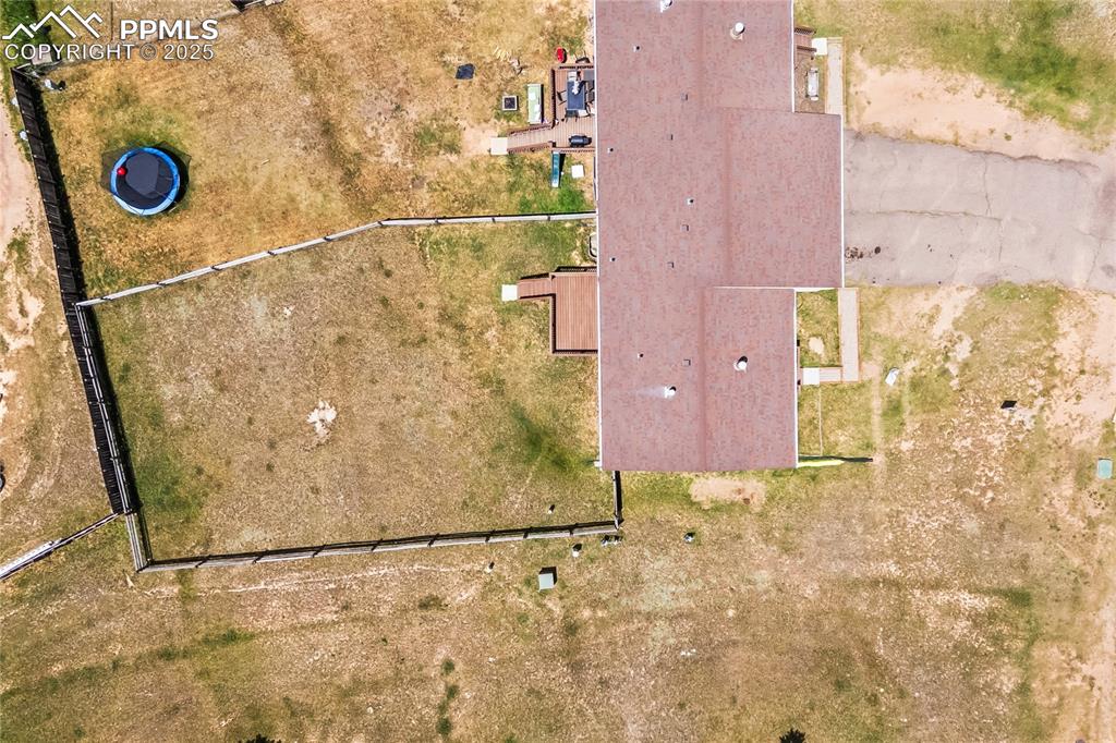 Image 31 of 34: Drone / aerial view