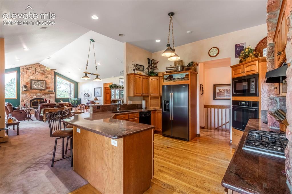 Image 12 of 48: Kitchen
