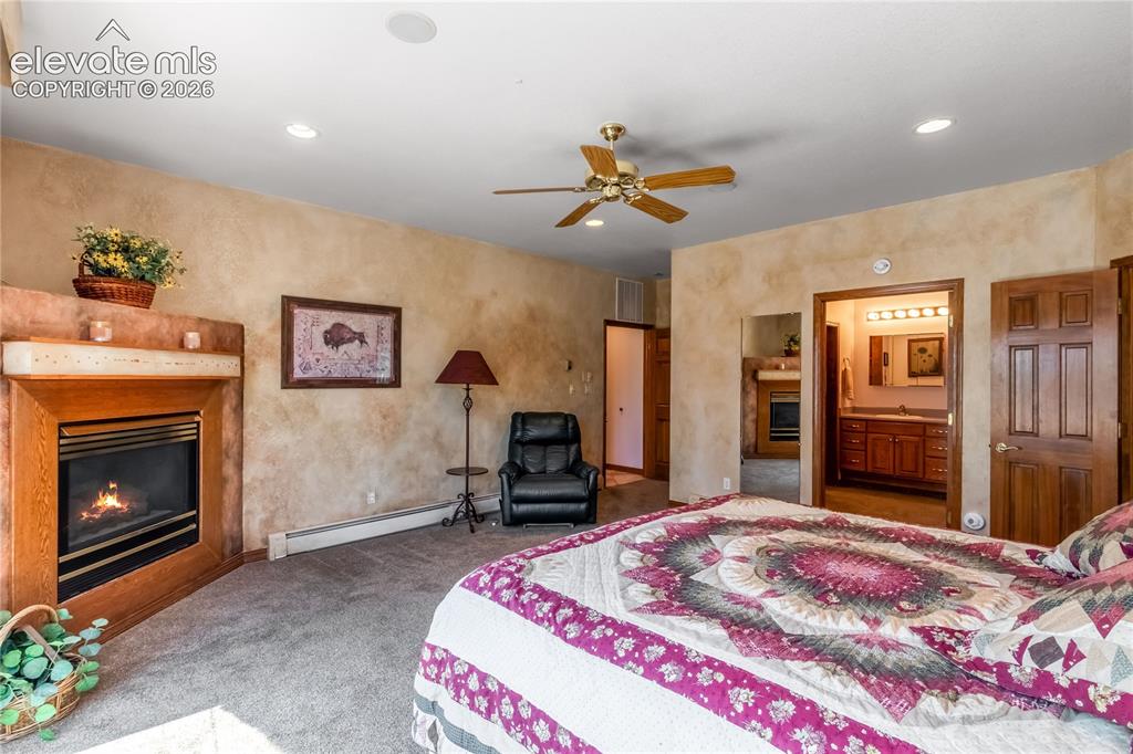 Image 22 of 48: Master Bedroom