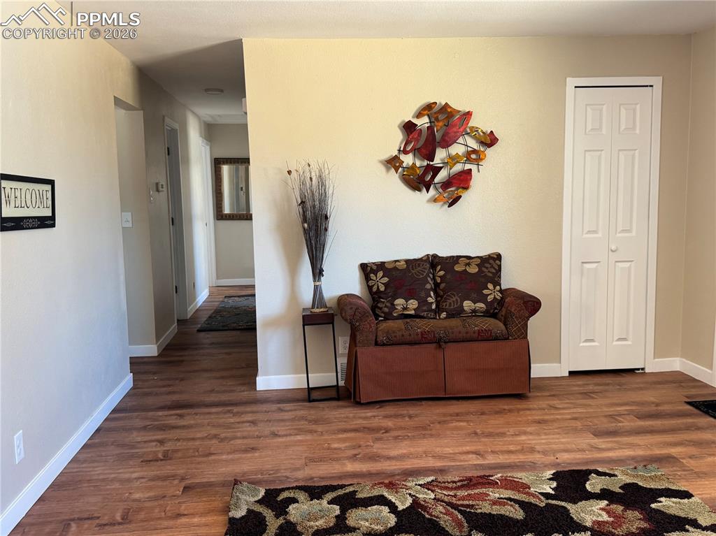 Image 13 of 35: Sitting Room