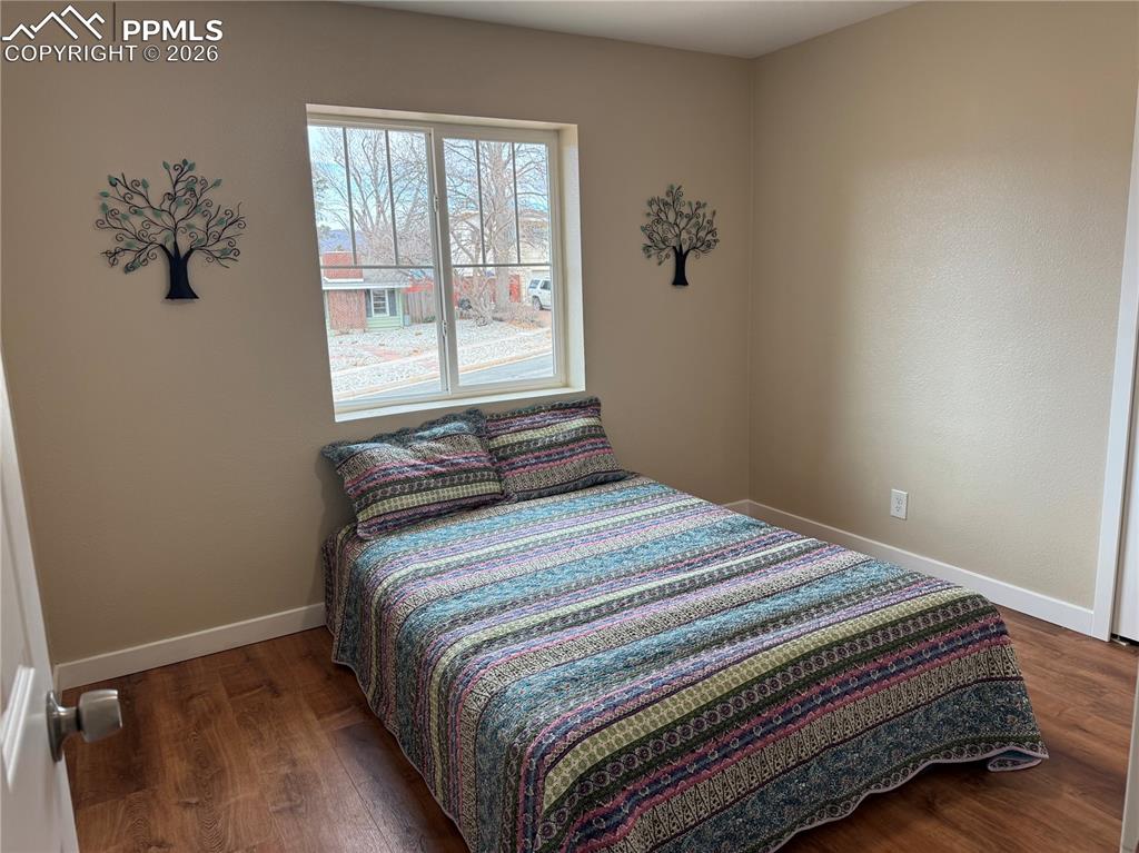 Image 15 of 35: Bedroom