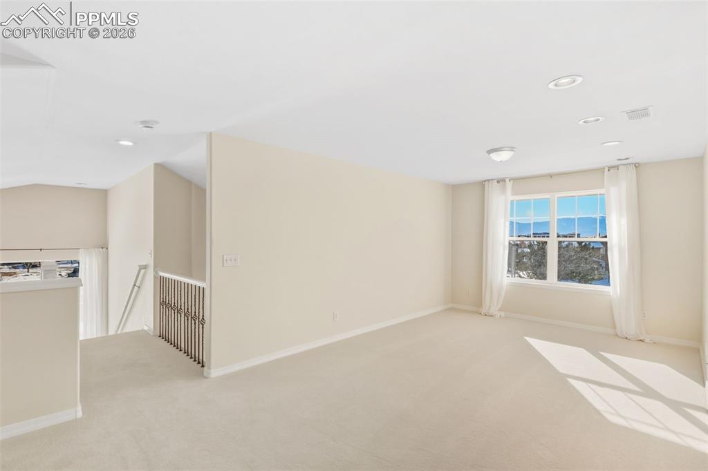 Image 22 of 46: Loft