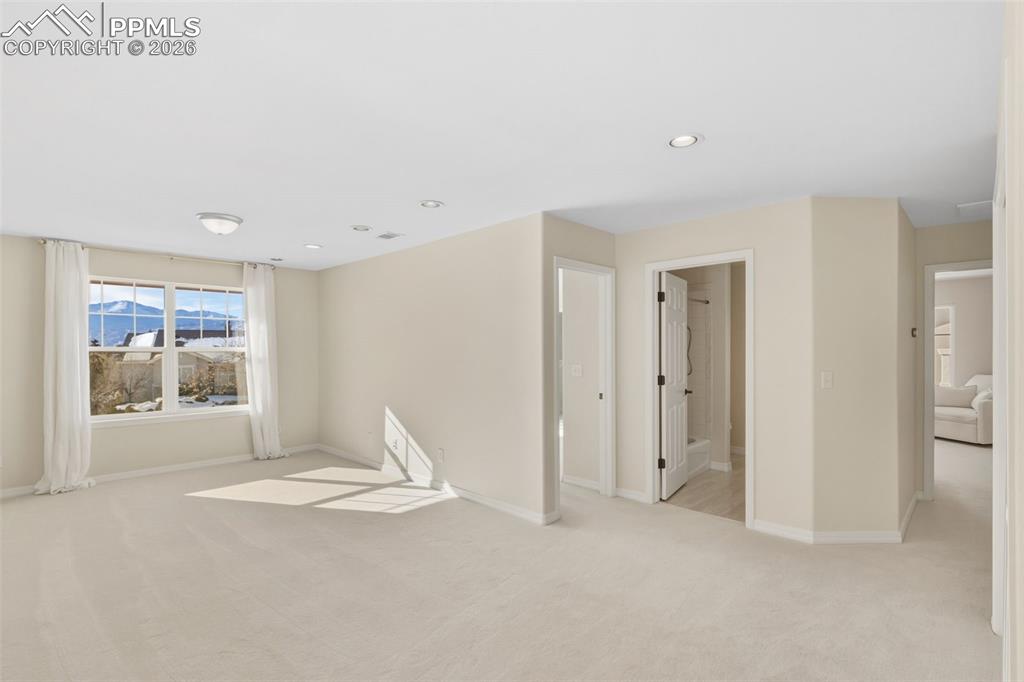 Image 23 of 46: Loft