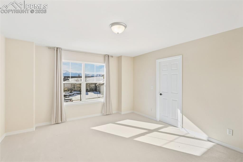 Image 26 of 46: Bedroom