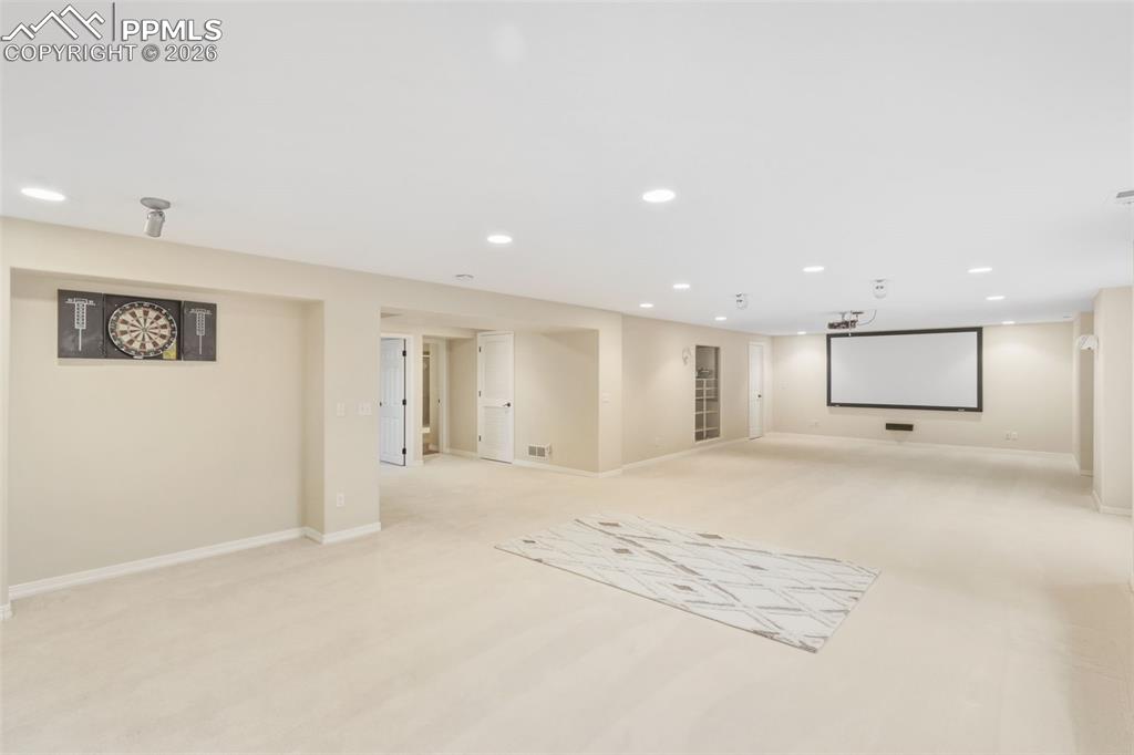 Image 27 of 46: Family Room