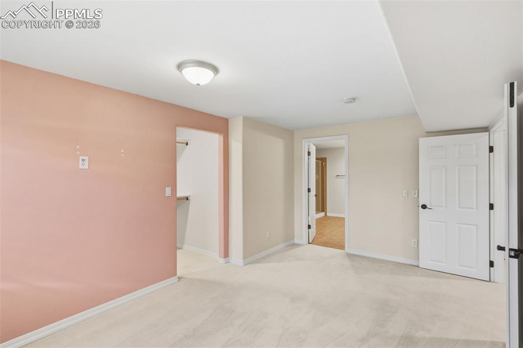 Image 33 of 46: Bedroom