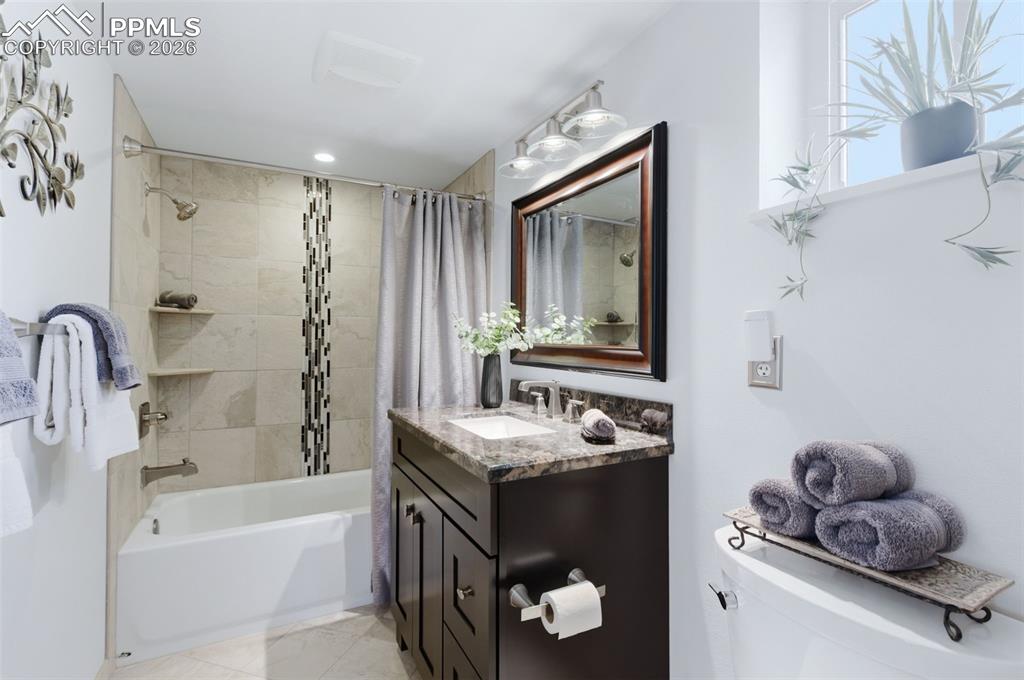 Image 25 of 50: Updated Full Bath