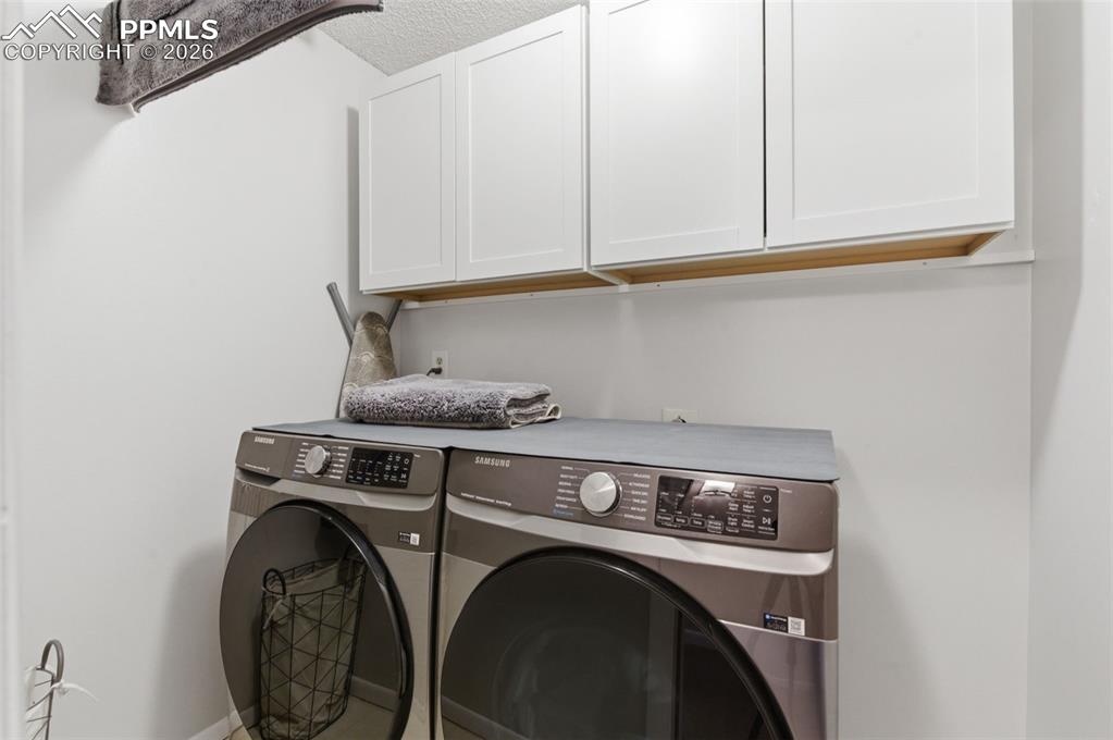 Image 30 of 50: Laundry Room