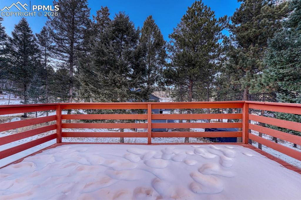 Image 11 of 40: deck off dining area