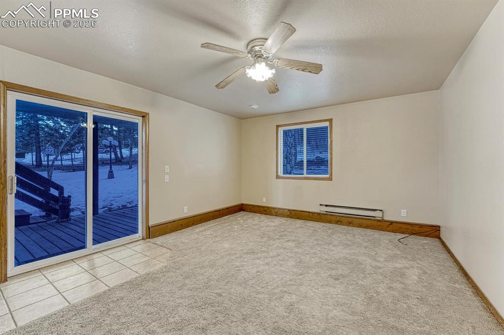 Image 24 of 40: Family Room