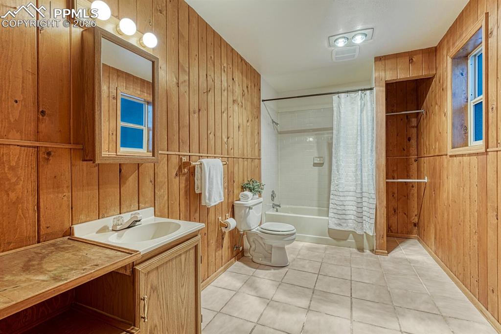 Image 26 of 40: full bath on lower level