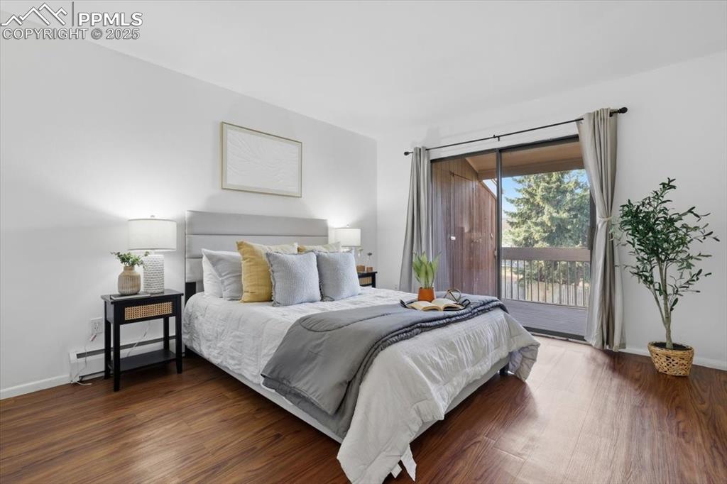 Image 8 of 20: Bedroom