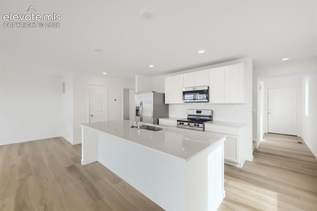 Image 4 of 13: Kitchen