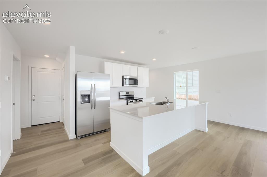 Image 5 of 13: Kitchen