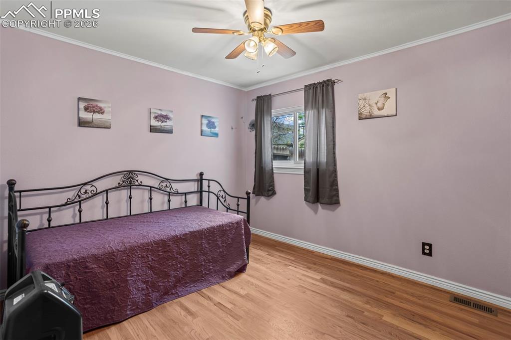 Image 17 of 26: Main level bedroom #2